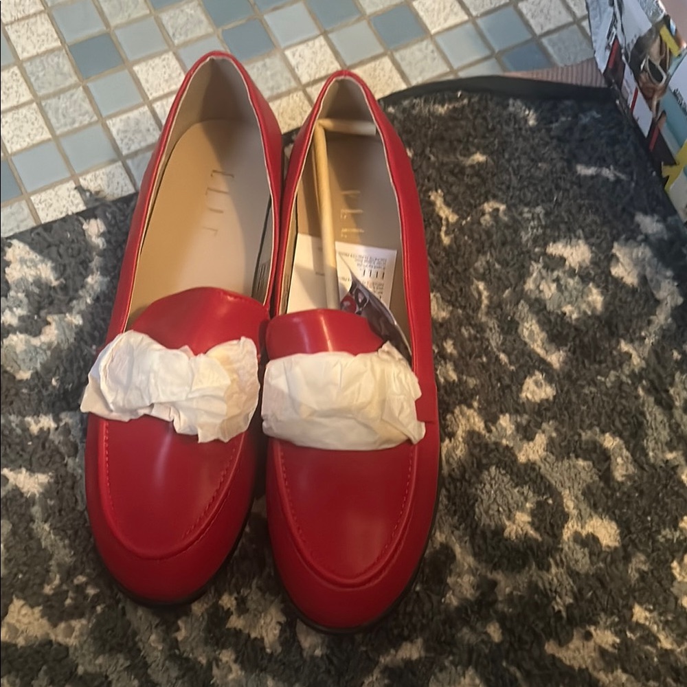 Elle Red Flats brand new